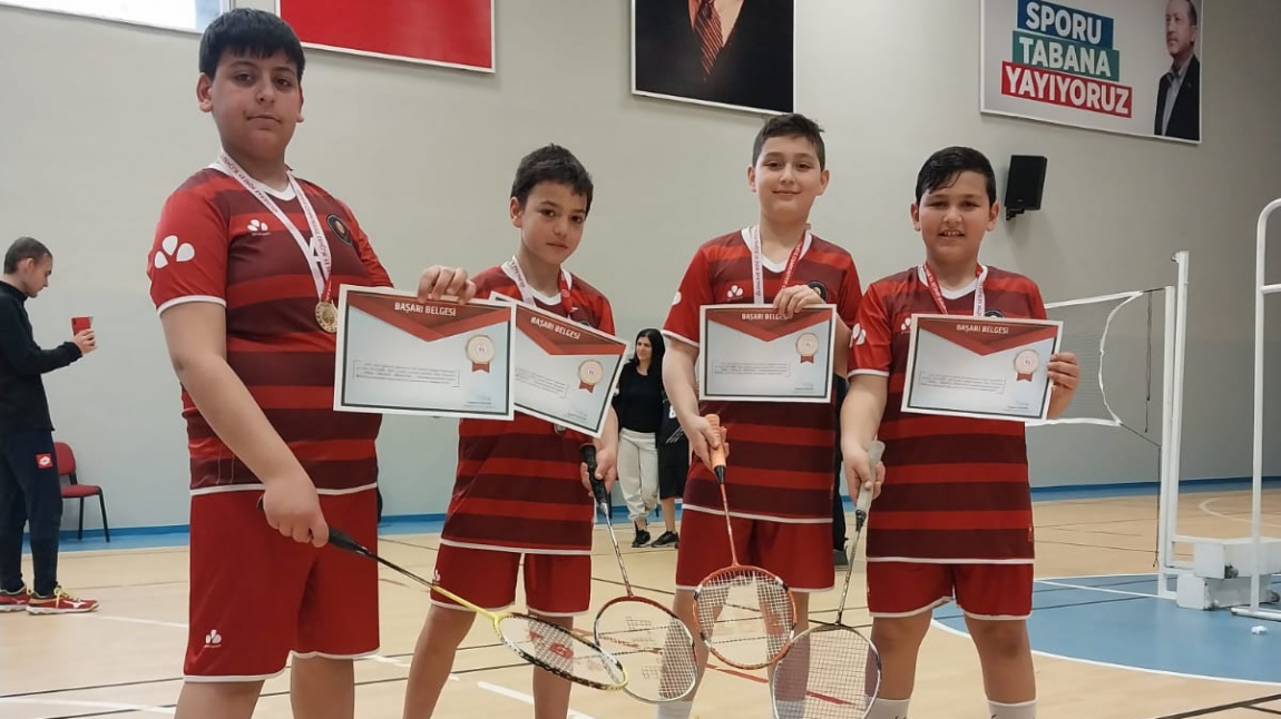 Okulumuz Badminton Küçük Erkekler Takımı il Şampiyonu..